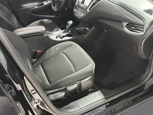 Used 2025 Chevrolet Malibu LT FWD image 30