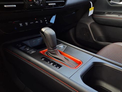 New 2025 Nissan Kicks SR image 41