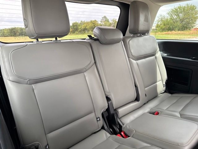 Used 2025 Ford Expedition Active AWD/4WD image 21