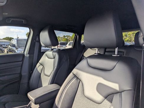 New 2026 Jeep Compass Latitude image 11