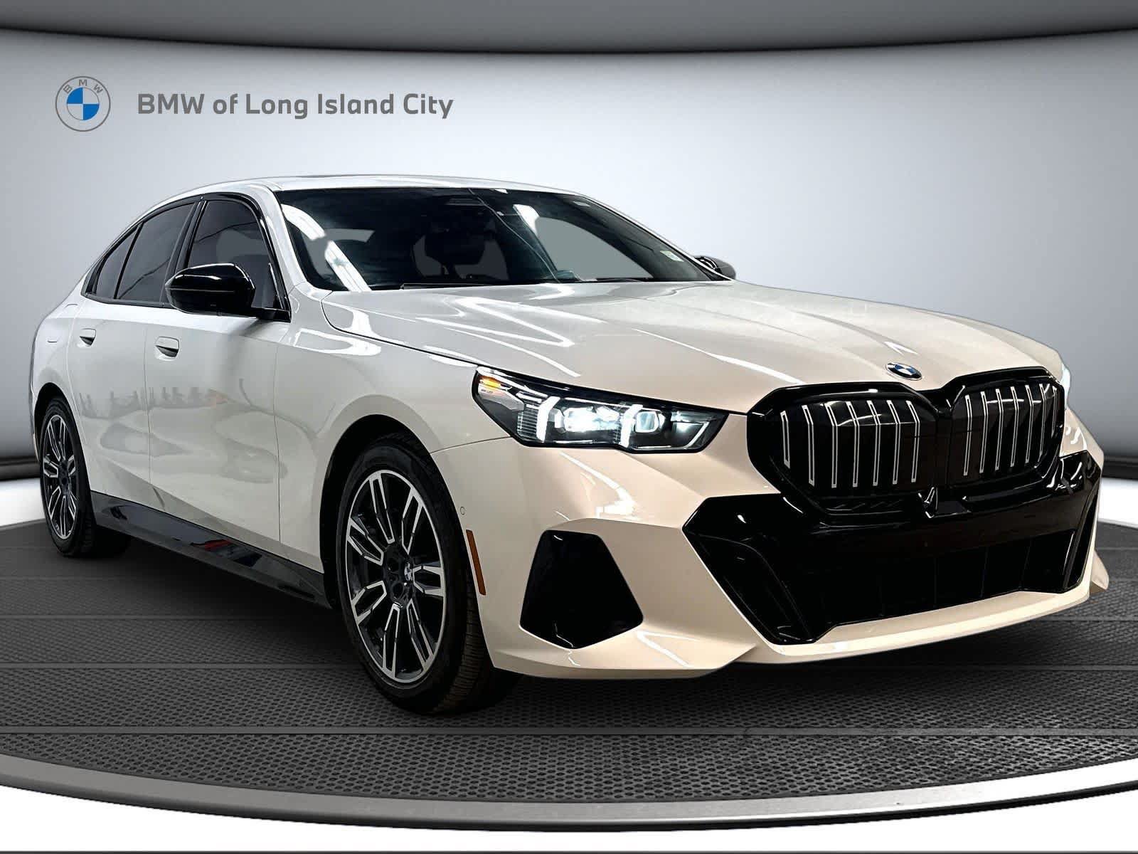 Used 2024 BMW 530i xDrive w/ M Sport Package AWD/4WD image 3