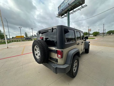 Used 2018 Jeep Wrangler Unlimited Sport image 5
