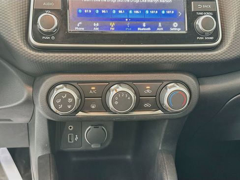 Certified 2022 Nissan Kicks S FWD image 15