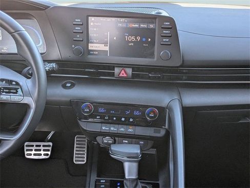 Used 2025 Hyundai Elantra Sport image 20