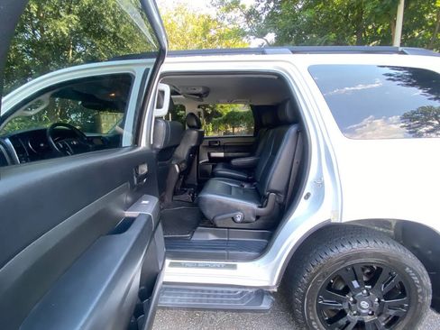 Used 2018 Toyota Sequoia TRD Sport RWD image 40
