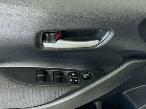 Used 2021 Toyota Corolla LE FWD image 23