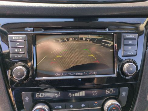 Used 2021 Nissan Rogue Sport SV AWD/4WD image 17