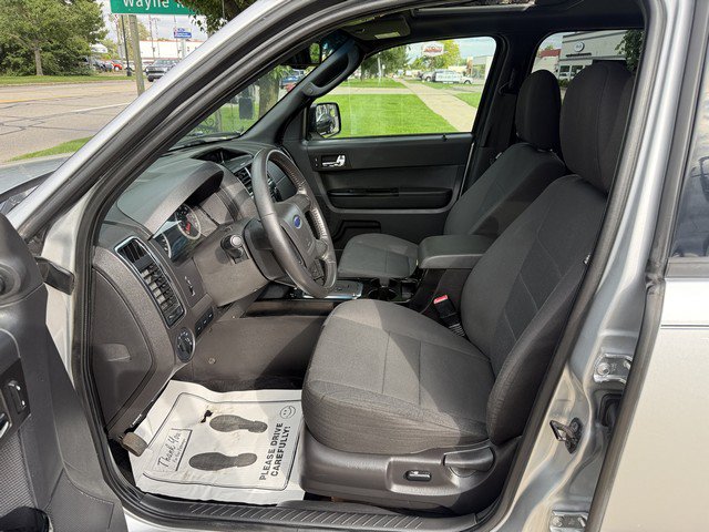 Used 2010 Ford Escape XLT AWD/4WD image 9