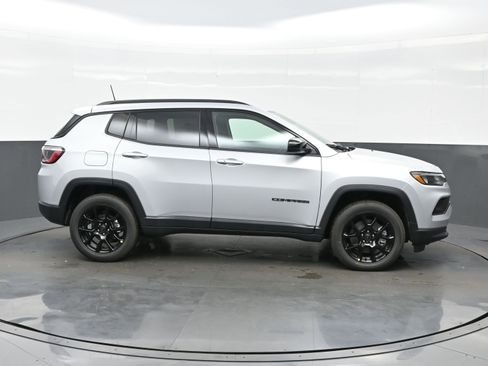 New 2026 Jeep Compass Latitude AWD/4WD image 7
