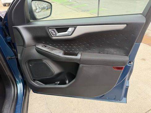 Used 2020 Ford Escape SE image 22