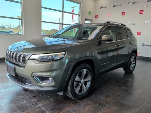 Used 2019 Jeep Cherokee Limited image 4