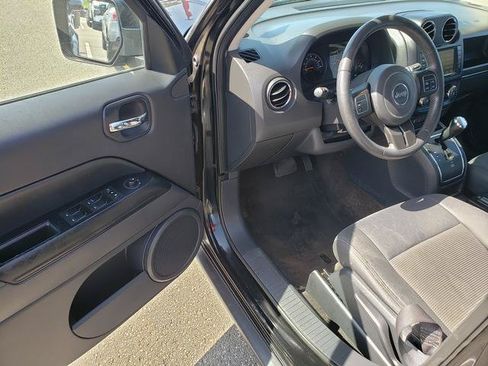 Used 2015 Jeep Patriot Latitude AWD/4WD image 11