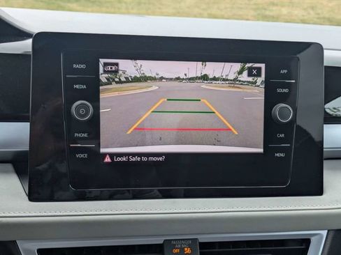 New 2026 Volkswagen Taos SE FWD image 21