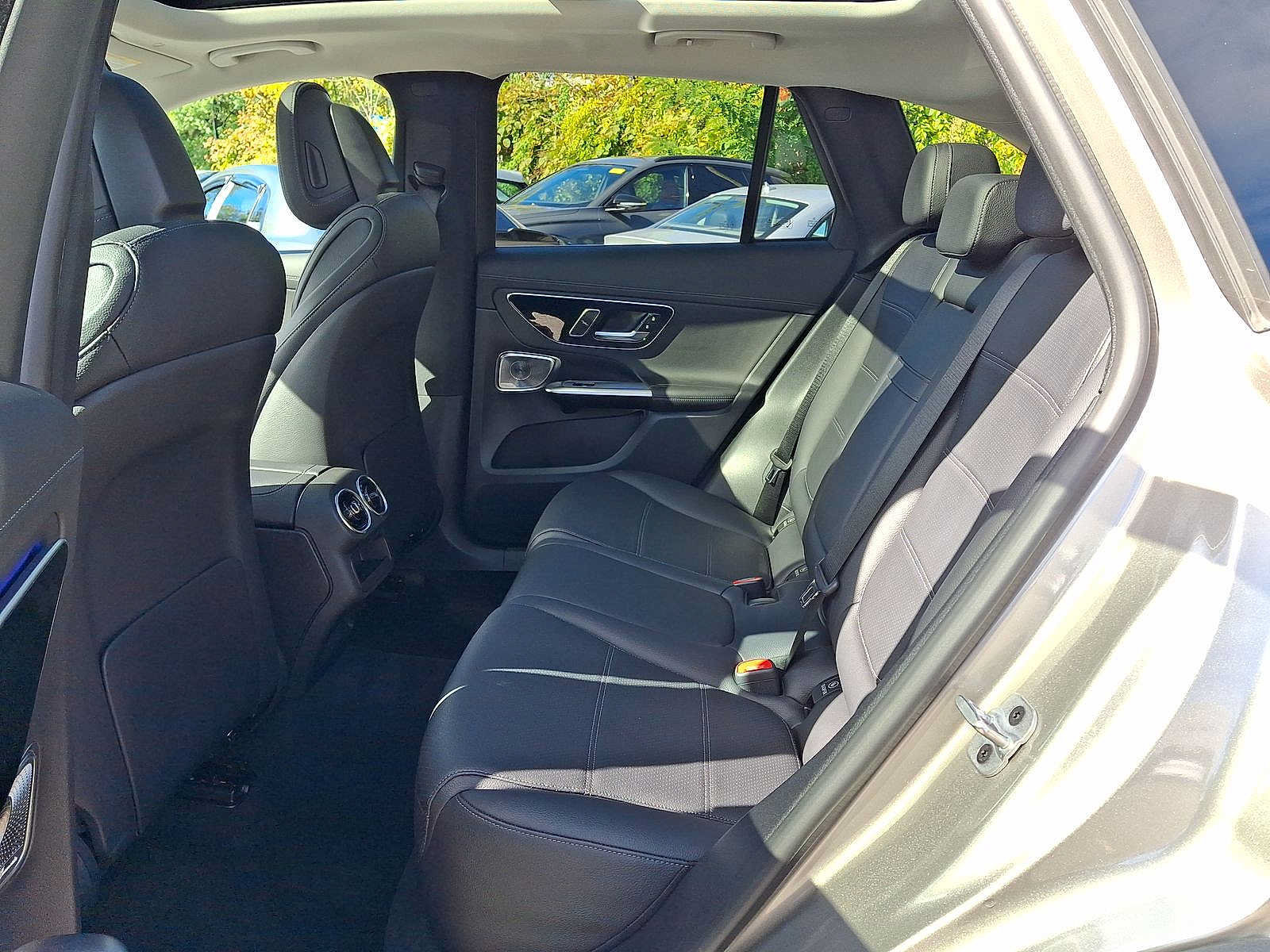Used 2023 Mercedes-Benz GLC 300 4MATIC image 26