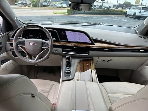 Used 2021 Cadillac Escalade Premium Luxury Platinum AWD/4WD image 17