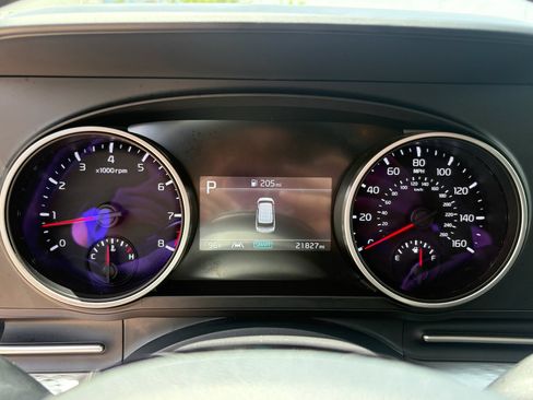 Used 2024 Kia Carnival LX FWD image 15