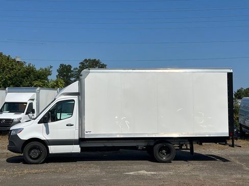Used 2024 Mercedes-Benz Sprinter 4500 image 6