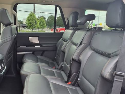 Used 2025 Ford Expedition Active AWD/4WD image 23