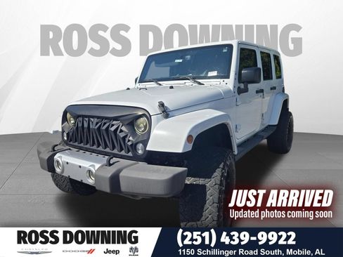Used 2015 Jeep Wrangler Unlimited Sahara w/ Connectivity Group AWD/4WD image 1