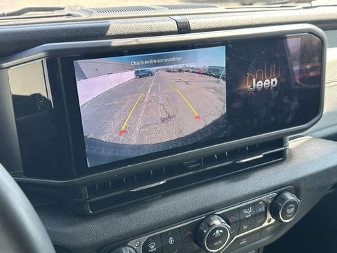 Used 2024 Jeep Wrangler Willys image 28