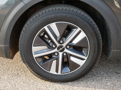 Certified 2022 Kia Niro LXS image 15