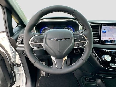 New 2026 Chrysler Voyager LX FWD image 7