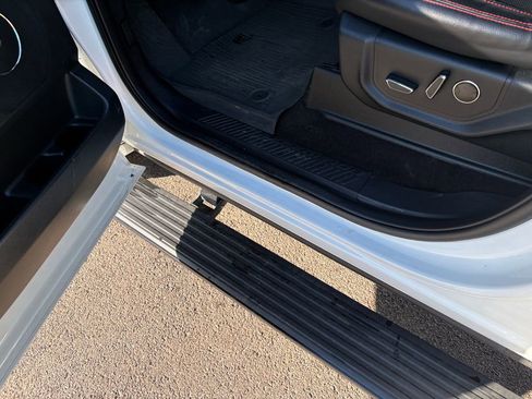 Used 2021 Ford Expedition Limited image 11