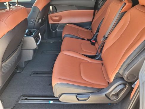 New 2026 Kia Carnival EX FWD image 12