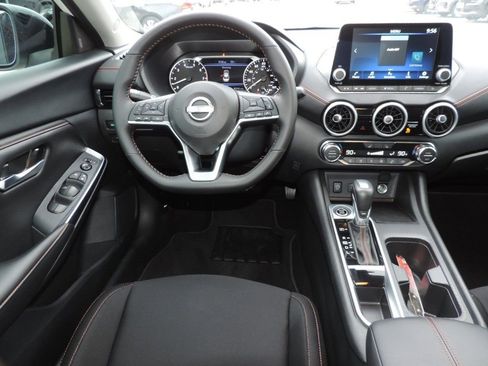 Used 2025 Nissan Sentra SR image 20