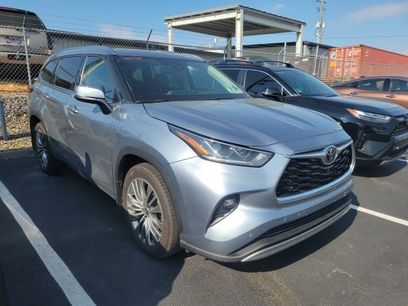 Used 2021 Toyota Highlander Platinum