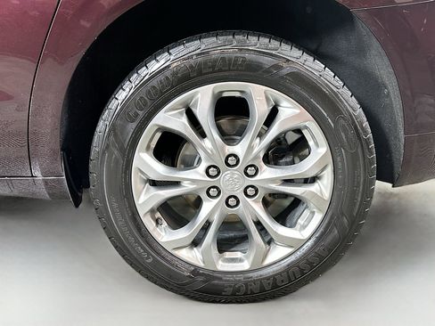 Used 2020 Buick Enclave Avenir w/ Avenir Technology Package image 33