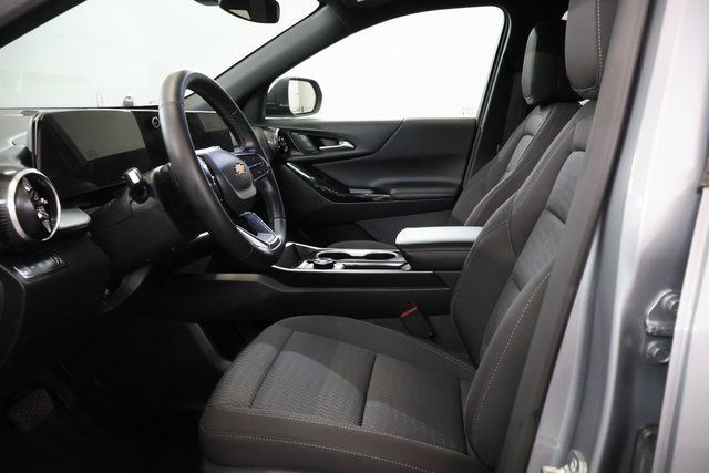 Used 2026 Chevrolet Equinox LT AWD/4WD image 12