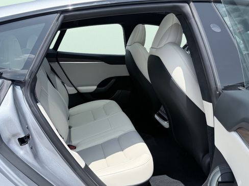 Used 2025 Tesla Model S AWD/4WD image 38