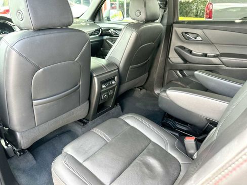 Used 2023 Chevrolet Traverse RS image 24