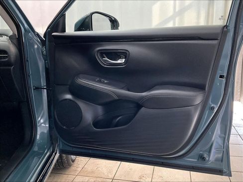 Used 2025 Honda HR-V EX-L image 12