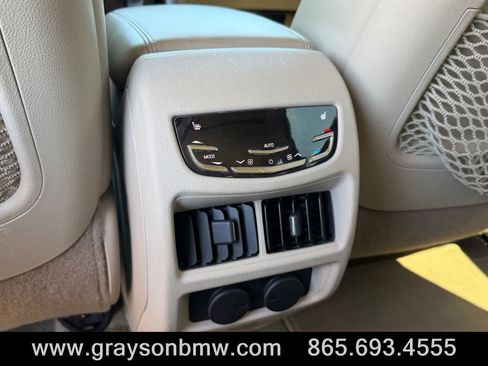 Used 2015 Cadillac SRX Premium AWD/4WD image 19
