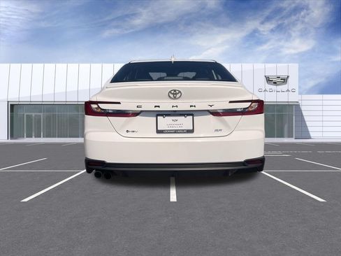 Used 2025 Toyota Camry SE FWD image 7