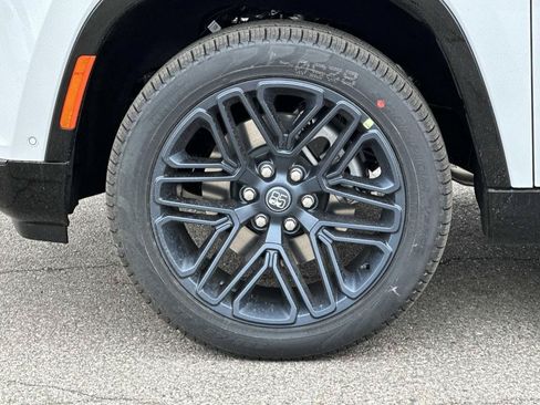 New 2026 Jeep Grand Wagoneer 4WD image 8