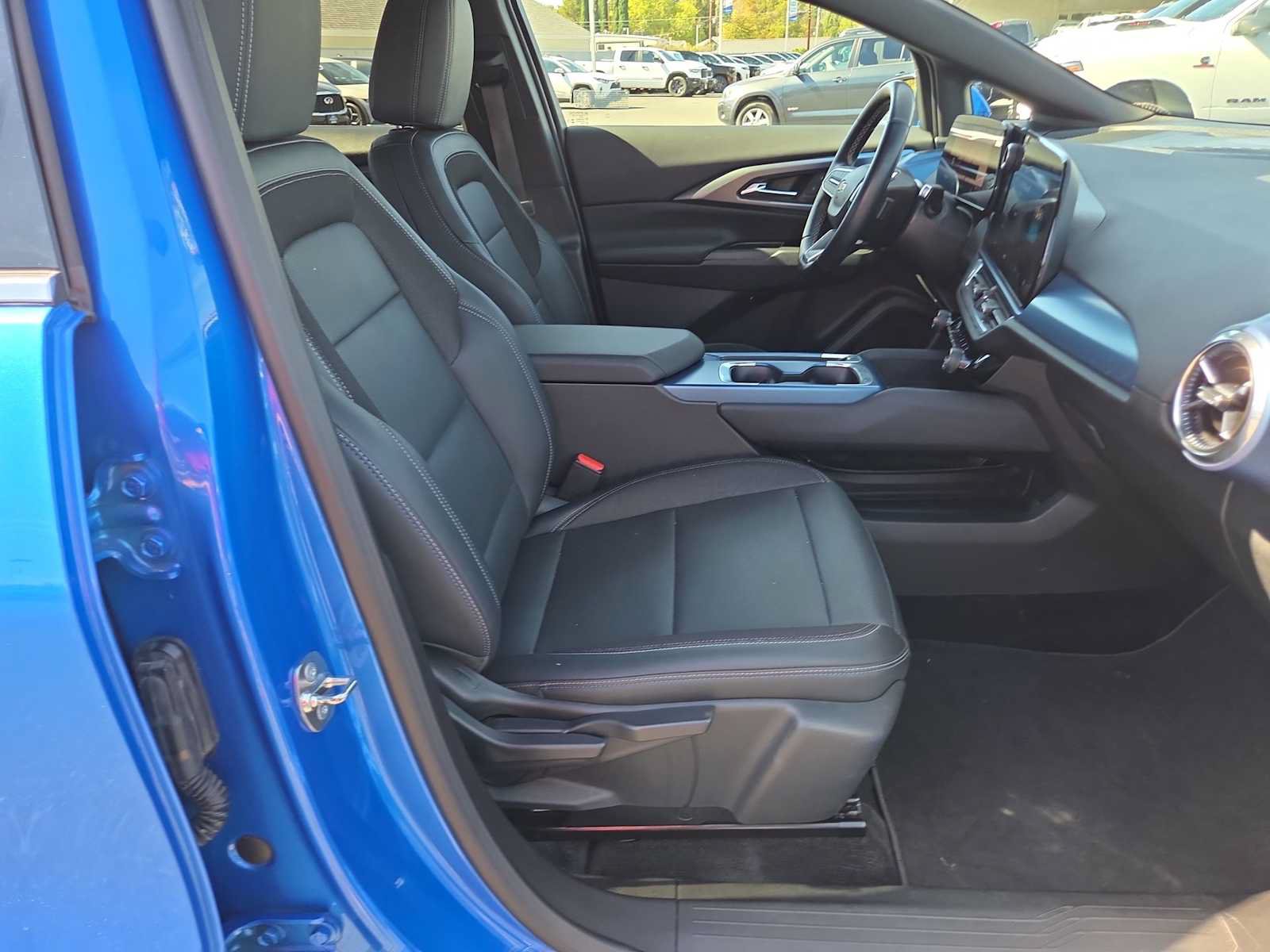 Used 2024 Chevrolet Equinox EV LT FWD image 22