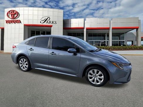 Certified 2025 Toyota Corolla LE image 1