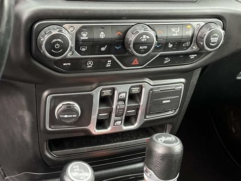 Used 2018 Jeep Wrangler Unlimited Sport S AWD/4WD image 30
