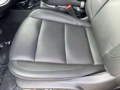 Used 2025 GMC Sierra 1500 SLT image 13