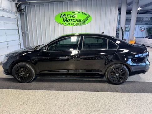 Used 2016 Volkswagen Jetta SE FWD image 5