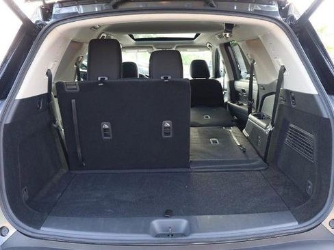 Certified 2025 Nissan Pathfinder SV w/ SV Premium Package FWD image 28