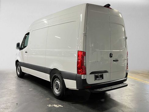 Used 2025 Mercedes-Benz Sprinter 2500 image 5