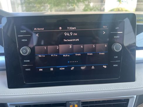 New 2025 Volkswagen Taos SE image 24