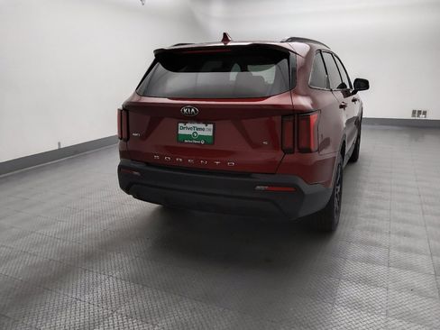 Used 2021 Kia Sorento S w/ Panoramic Sunroof Package AWD/4WD image 7