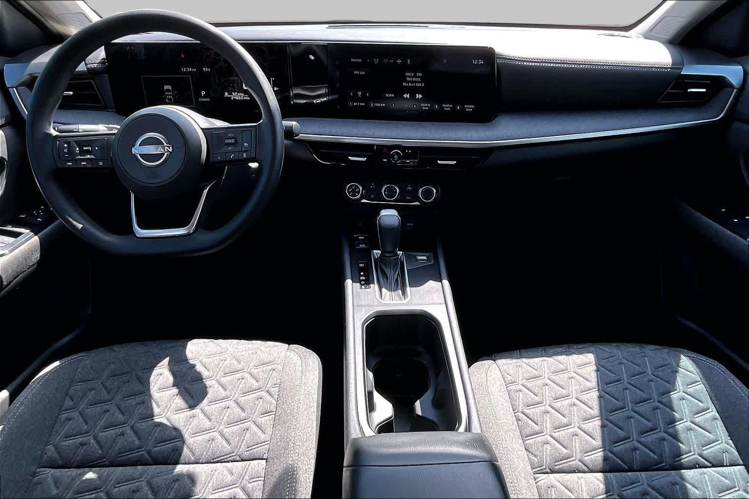 Certified 2025 Nissan Kicks SV FWD image 15