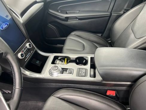 Used 2021 Ford Edge Titanium w/ Equipment Group 301A AWD/4WD image 14