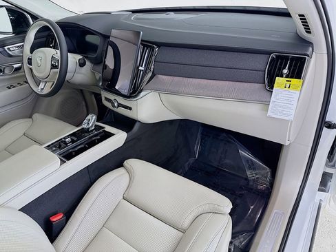 New 2026 Volvo XC90 T8 Ultra w/ Protection Package AWD/4WD image 32
